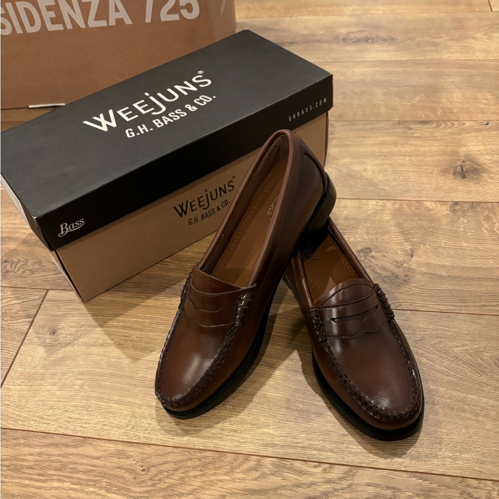 GH Bass Weejun Whitney loafer. 5.5 Cognac